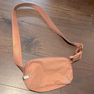 Lululemon Everywhere Belt Bag 1L